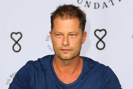 Ebenso manch ein deutscher Prominenter: Til Schweiger ist mittlerweile 52 Jahre alt. Seine kurzen Haare und der leichte Drei...