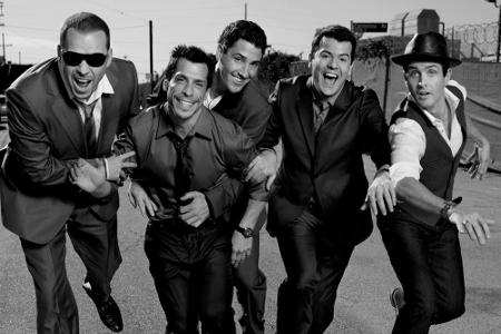 Knackige Männer sind aus Jonathan Knight, Jordan Knight, Joey McIntyre, Donnie Wahlberg und Danny Wood geworden. Nach ihrer ...