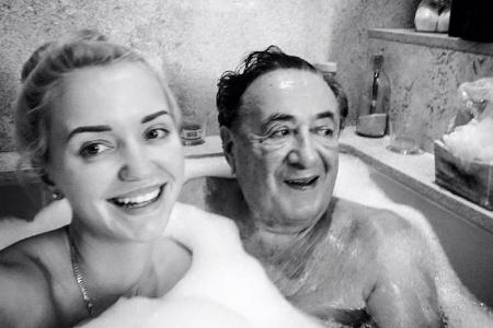 Richard (83) und Cathy Lugner (26) stehen Hefner und Harris mit 57 Jahren Altersunterschied in Nichts nach.