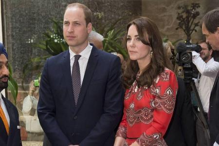 Der erste Stop von Prinz William und Herzogin Kate führte ins Taj Palace Hotel, das 2008 durch eine Terror-Attacke erschütte...