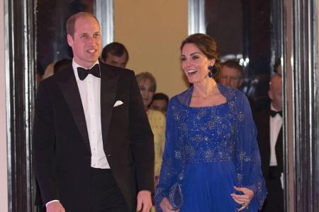 Elegant und vergnügt zeigten sich Prinz William und Herzogin Kate am Abend bei der Bollywood Charity Gala im Taj Mahal Palac...