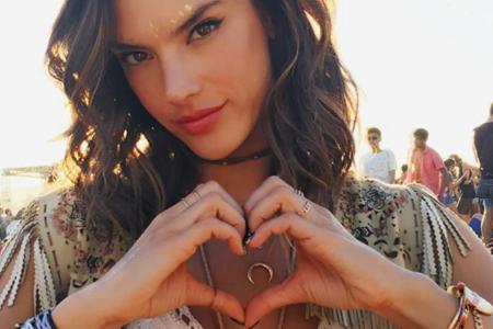 Die Stars und Sternchen sind im Coachella-Fieber: Das Musik-Festival in Kalifornien ist in vollem Gange und die Instagram-Ka... Die Stars und Sternchen sind im Coachella-Fieber: Das Musik-Festival in Kalifornien ist in vollem Gange und die Instagram-Ka...