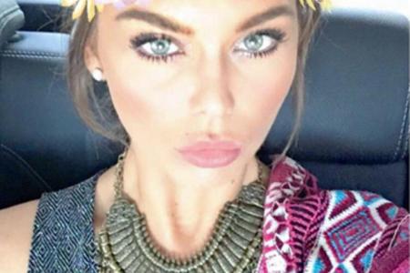 Liliana Nova (28) auf dem Weg zum Coachella: Sie setzt bei ihrem Outfit auf stylische Ethno-Elemente.