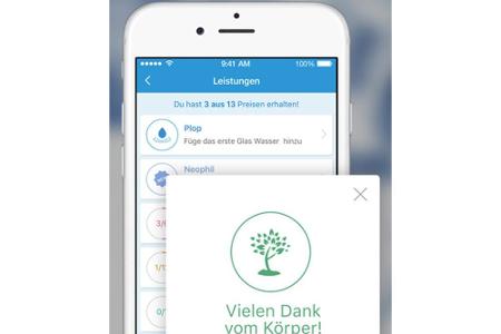 Ein Wasserbedarfsrechner, detaillierte Statistiken und motivierende Auszeichnungen runden das Angebot der App ab.