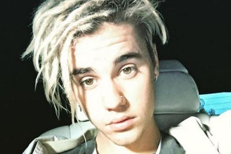So ganz glücklich sieht Justin Bieber auf Instagram allerdings nicht auf den Bildern aus, mit denen er seine neue Frisur prä...
