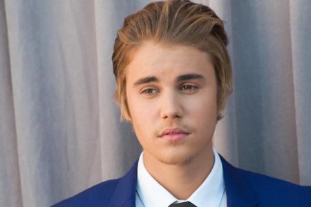 Biebers neue, längere Frisur war im vergangenen Jahr in unterschiedlichen Varianten zu bewundern...