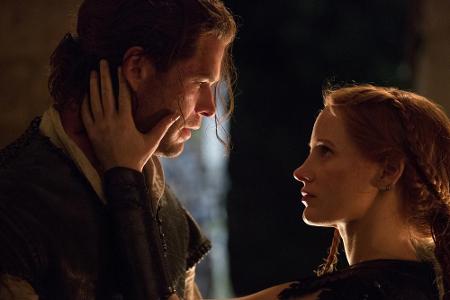 Eric (Chris Hemsworth) und Sara (Jessica Chastain) verbindet in 
