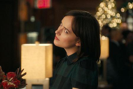 Auch die hübsche Alice (Dakota Johnson) konnte Mr. Right bislang noch nicht finden.