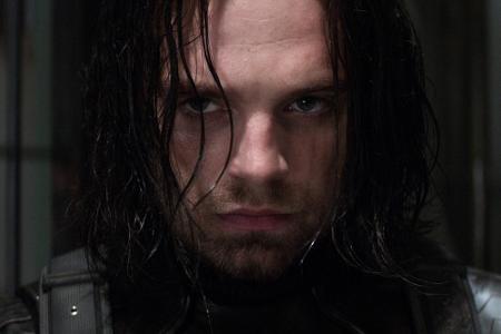 Ein Streitpunkt zwischen Iron Man und Captain America ist der Winter Soldier, Bucky Barnes (Sebastian Stan). Tony Stark glau...