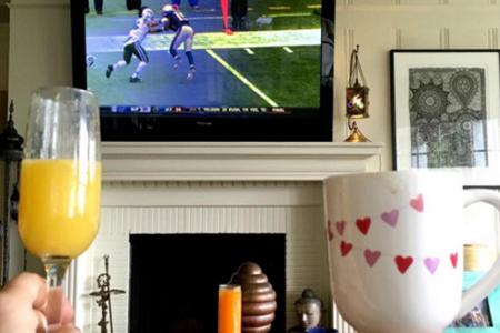 Kate Hudson (37) genießt einen Sonntags-Brunch am liebsten auf dem Sofa. Neben einem spannenden Football-Spiel vertreiben Ka...