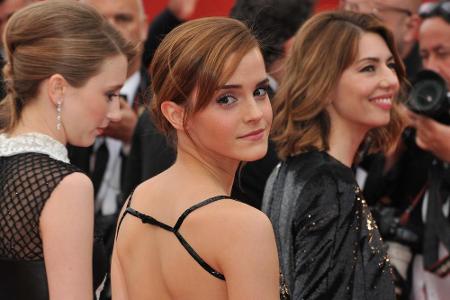Auch der Schulterblick sitzt perfekt, wie Watson bei der Premiere von 