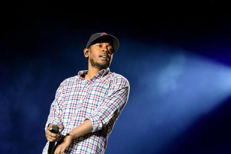 Kendrick Lamar ist nicht nur imposante elf Mal nominiert, sondern zeigt sein Können auch bei einem Live-Auftritt.