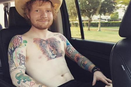 Lieber in Farbe: Ed Sheeran (41) steht auf bunte Tattoos - diesen Schnappschuss zeigte der Sänger seinen Fans auf Instagram.