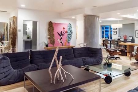 Seit Mai 2014 wohnt Model Kendall Jenner in diesem modernen Appartement im Nobelviertel Westwood in L.A. Den stolzen Preis v...