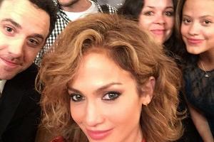 Erstes Foto von J.Lo mit dem "Shades of Blue"-Cast