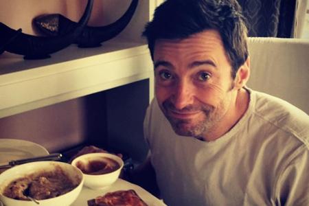 Den Blick eines Nerds hat Hugh Jackman definitiv drauf Den Blick eines Nerds hat Hugh Jackman definitiv drauf