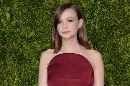 Versteckte Carey Mulligan bei den Tony Awards ein Babybäuchlein? Versteckte Carey Mulligan bei den Tony Awards ein Babybäuchlein?