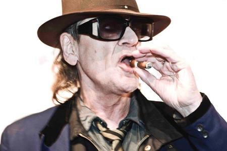 Ganz der Alte: Udo Lindenberg Ende 2012 mit Zigarre bei einer Musicalpremiere Ganz der Alte: Udo Lindenberg Ende 2012 mit Zigarre bei einer Musicalpremiere
