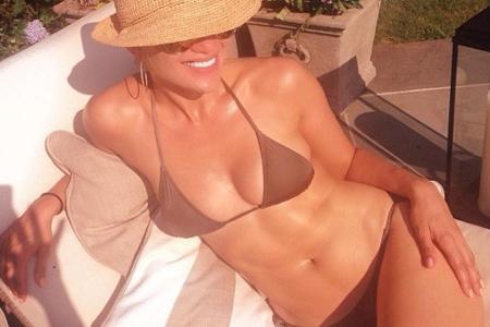 J.Lo tankt Sonne