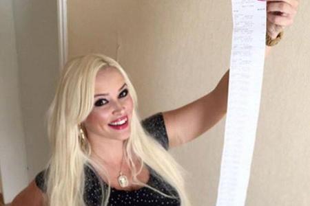 Daniela Katzenberger findet es toll, dass man Mutter-Sein und Shoppen so gut kombinieren kann Daniela Katzenberger findet es toll, dass man Mutter-Sein und Shoppen so gut kombinieren kann