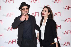 Angelina Jolie: Dank Brad Pitt fühlt sie sich noch als Frau