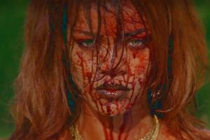 Rihanna schockt in ihrem Musikvideo zur Single "Bitch Better Have My Money" mit blutüberströmten Gesicht