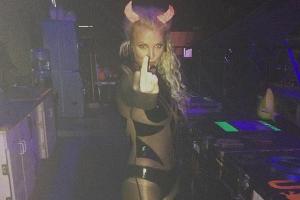 Britney Spears platzt der Reißverschluss