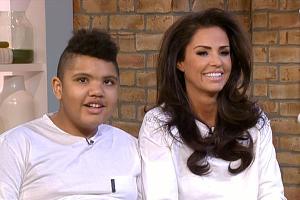 Katie Price: So nimmt sie ihren behinderten Sohn in Schutz
