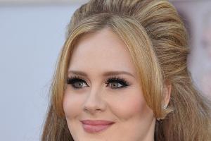 Adele landet mit "Hello" direkt auf Platz eins