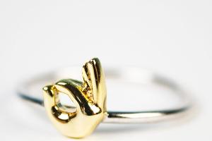 WhatsApp to go: Emoji-Schmuck in der Luxus-Variante