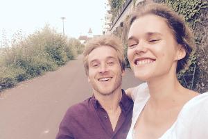Sarah Elena Timpe spricht über ihr Liebes-Glück mit Samuel Koch
