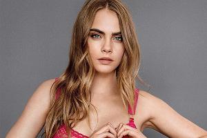 Cara Delevigne mit Lippen-Piercing