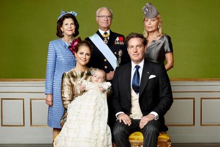 Die Großeltern (v.l.n.r.): Königin Silvia von Schweden, König Carl XVI. Gustaf von Schweden, Eva Marie O'Neill