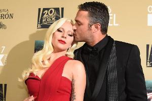 Lady Gaga und Taylor Kinney: Schläge für den ersten Kuss