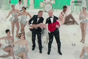 Miley Cyrus als sexy Santa in Netflix-Weihnachtsspecial