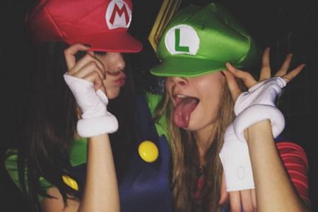 Kendall Jenner (19) und Cara Delevingne (23) zählen zu den angesagtesten Models der Stunde, doch an Halloween lassen sie als...