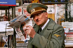 "Er ist wieder da": Wie viel Buch steckt im Film?