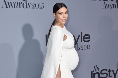 Kim Kardashian zwängt sich auch mit Babybauch in ihre hautengen Kleider