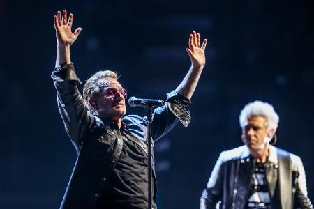 U2 um Frontmann Bono haben ihr Konzert in Paris abgesagt U2 um Frontmann Bono haben ihr Konzert in Paris abgesagt