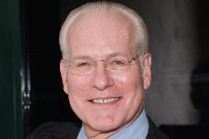 Tim Gunn nennt die Designs von Kanye West "blöd"