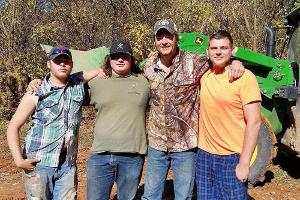 Blake Shelton rettet Autofahrer aus Matschloch