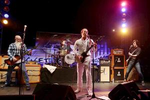 Eagles of Death Metal: Ein Kind versteckte sich unter der Lederjacke