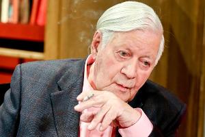 Große Sorge um Helmut Schmidt