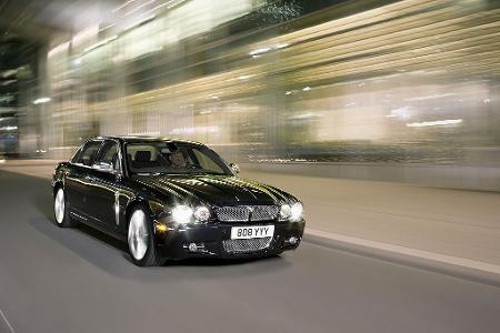 Senioren-Modelle: Jaguar XJ - 58,2 Jahre