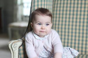 So groß ist Prinzessin Charlotte schon
