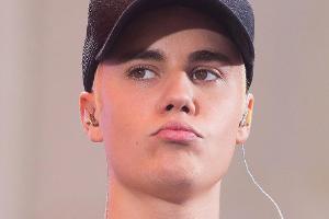 Wutausbruch: Justin Bieber reißt Stuhl um