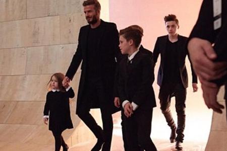 Modenschau mit der ganzen Beckham-Familie - auch Harper ist dabei