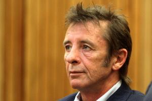 AC/DC-Drummer Phil Rudd schon wieder in Haft