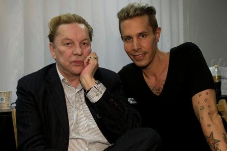 Schon länger ein Paar: Schauspieler Helmut Berger (l.) und Designer Florian Wess bei der Kollektionsvorstellung von Florian ...