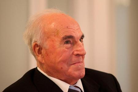Helmut Kohl in der hessischen Staatskanzlei im Dezember 2012 Helmut Kohl in der hessischen Staatskanzlei im Dezember 2012